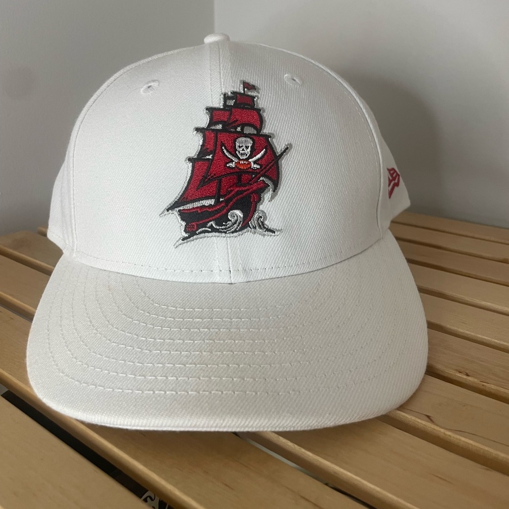 New Era alt logo Tampa Bay Buccaneers low profile 59Fifty fitted cap, size 7 1/2